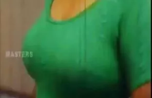 ZhMZH有一个纹身陌生人 - 两个女朋友的理想选择