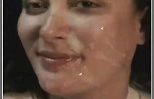 美丽的黑发得了癌症，并要求他妈的相机