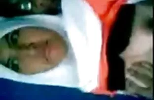 ZhMZH与俄罗斯美女在海岸凉亭