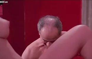 Bomzhiha原来是一个性感的小鸡