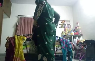 每天早上，妻子都要感谢丈夫用多汁的口交休息