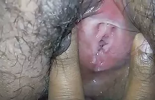 成熟的lecher热情地otzharil年轻人保持妇女和饮料精子