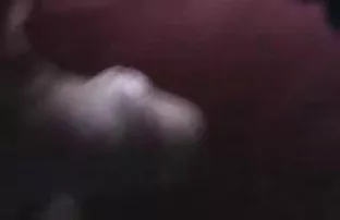 复仇的妻子nastavila角与年轻的茄子相关的丈夫
