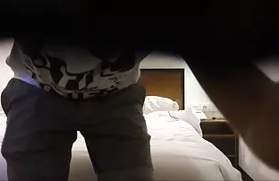在油的色情按摩与黑暗的秀丽