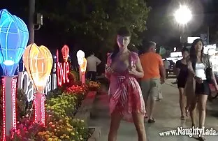 俄罗斯学生惩罚黑人同学
