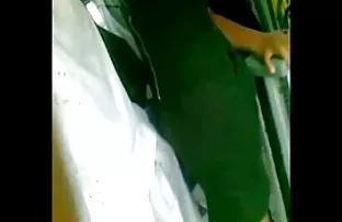 瘦弱的俄罗斯人叫一个漂亮的妓女家