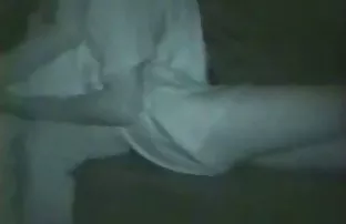 敲诈者发现了一个苗条的金发女郎为handjob猫和otzharil强大的成员