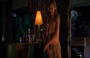 有魅力的女孩变成了荡妇，变得性交