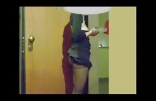 我们在街上遇见并在第一次约会时在家里性交