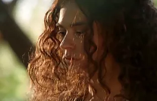 拉蒂娜为了成为一名教师的梦想而自欺欺人