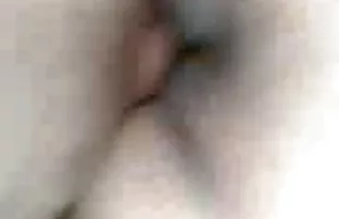 瘦拉丁乱搞猫与一个富有的绅士在海滩上
