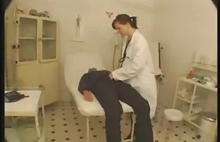 拉丁裔与女友安排女同性恋团体性交与假阳具