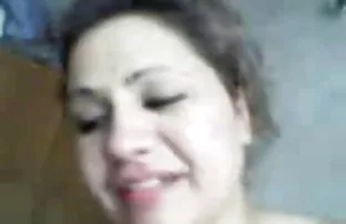 男人乱搞浴室丰满的女朋友