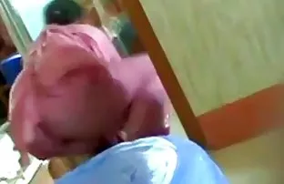 美女的屁股总是准备好进行全面的肛门入侵。