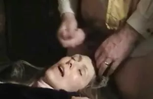 邻居乱搞黑人女人Nia Nacci在剃光的阴户