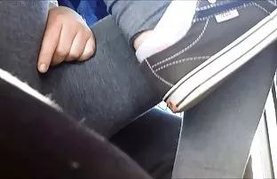 有关的人在丰满的拉丁的阴部放一个结实的鸡巴