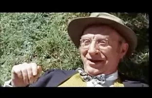 我来租房子，并提出他妈的一个热的金发房地产经纪人