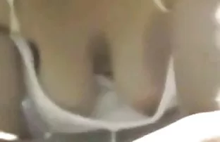 肮脏的游戏热门老板与他的下属在桌面上
