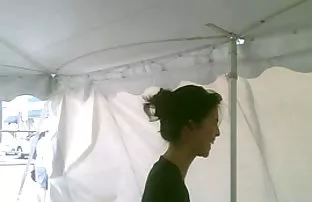 被拉丁裔滑冰的类型震惊，并设法惹她性爱