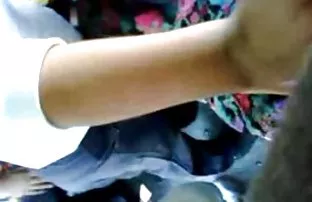 在妓院里，妓女在各方面都满足了富裕的客户。