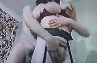 打屁股，粗暴地干了一个年轻的女仆