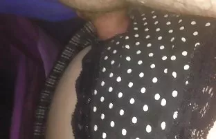 邻居运动员操了一个年轻的学生并带她去喷射高潮