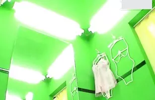 感恩的女孩性与她的救世主一起得到了回报