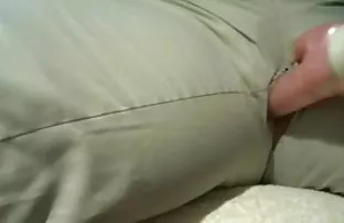 带着圆形屁股的Moloduhe给了他的脸颊和性交癌症
