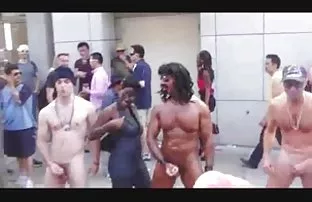 毕业前，一个红发学生和她的男朋友