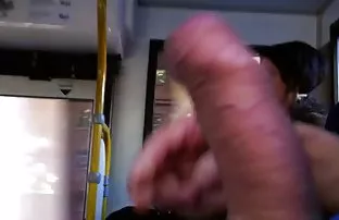 有大乳头的浅黑肤色的男人给她的男朋友驴子