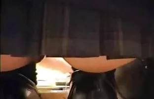 在俱乐部的厕所里一下子乱了两只小鸡