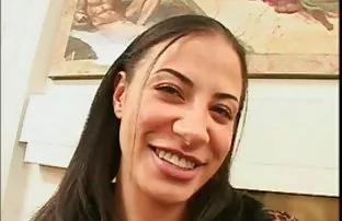 Macho otzharil多汁箔与诱饵的诱人女孩