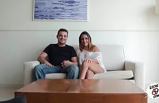 下班后，老板不厌恶他妈的屁股堕落的秘书